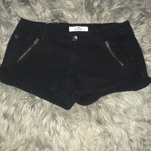 Black Hollister shorts